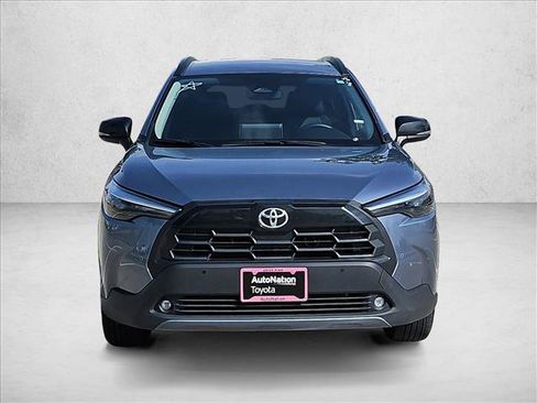 Used 2026 Toyota Corolla Cross XLE FWD image 2