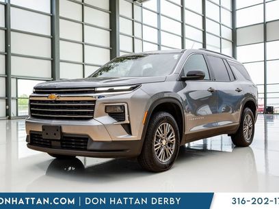 Used 2025 Chevrolet Traverse LT