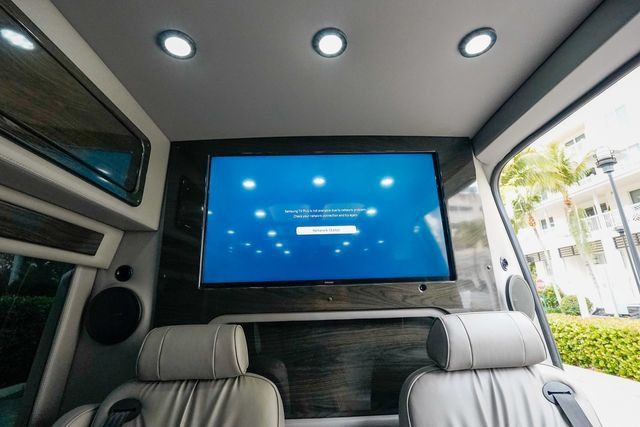 Used 2018 Mercedes-Benz Sprinter 3500 image 57