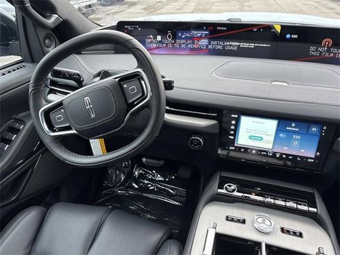 New 2025 Lincoln Navigator Reserve w/ Jet Appearance Package image 14