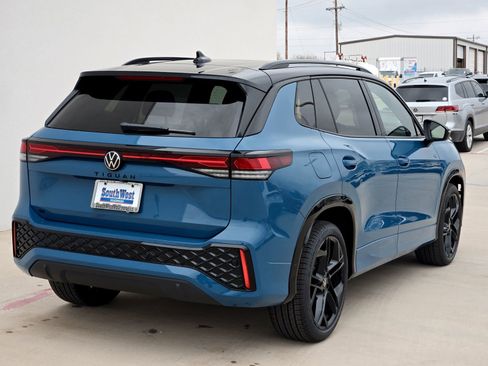 New 2026 Volkswagen Tiguan SE R-Line image 4