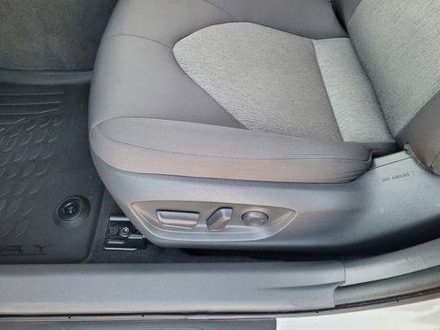 Used 2021 Toyota Camry LE image 24