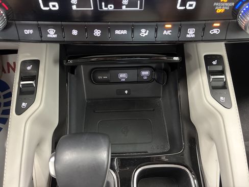 Certified 2021 Kia Telluride SX w/ Towing Package AWD/4WD image 24