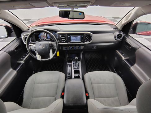 Used 2016 Toyota Tacoma SR5 image 2