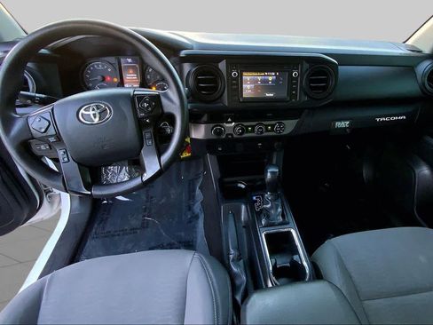Used 2018 Toyota Tacoma SR w/ SR Convenience Package AWD/4WD image 14