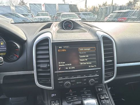 Used 2016 Porsche Cayenne image 24