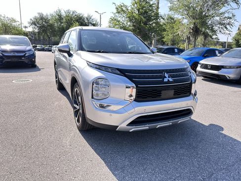 Used 2024 Mitsubishi Outlander SE FWD image 8