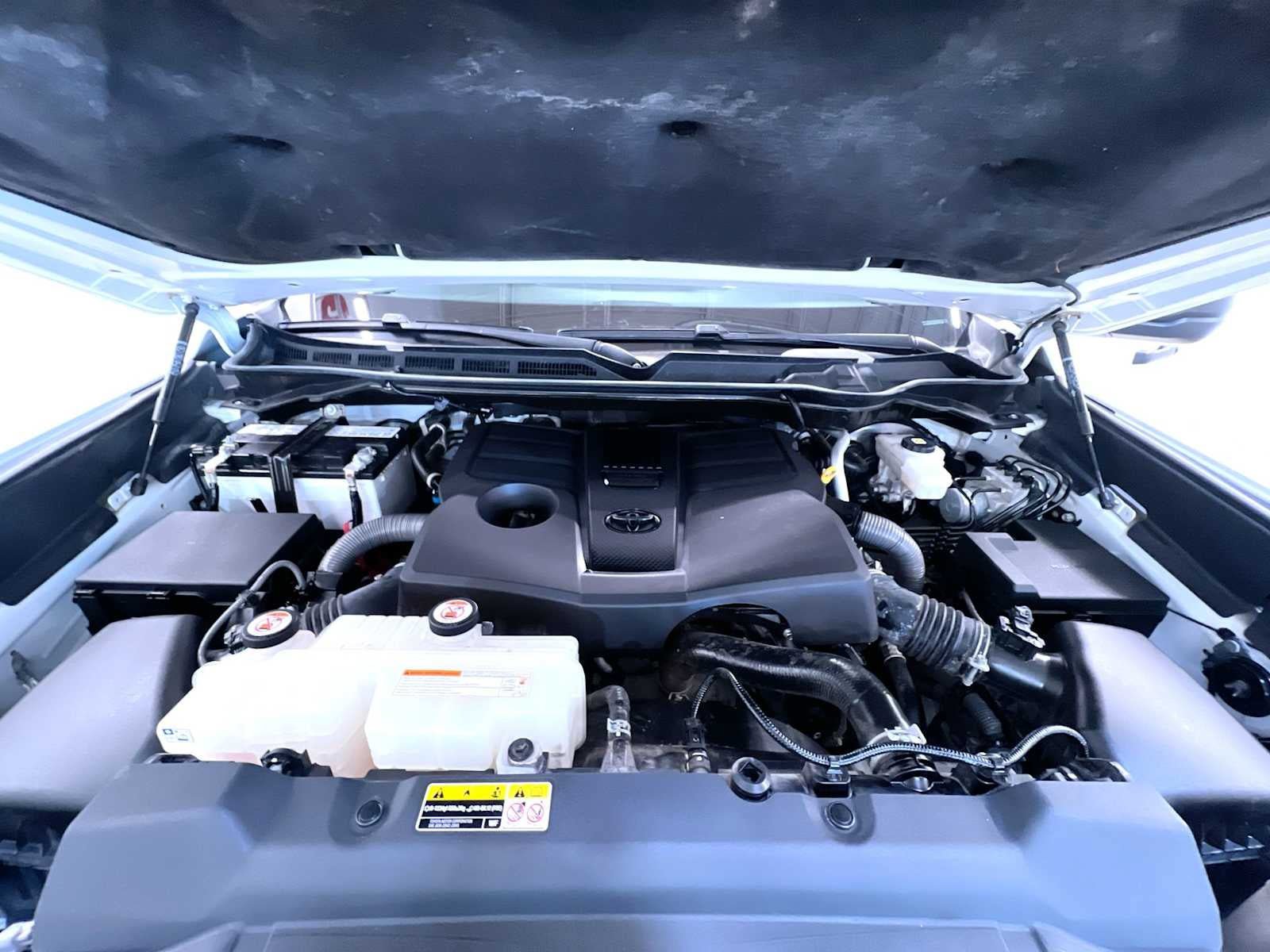 Used 2022 Toyota Tundra SR5 AWD/4WD image 11