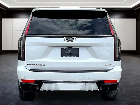 Used 2023 Cadillac Escalade V w/ LPO, ONYX Package AWD/4WD image 5