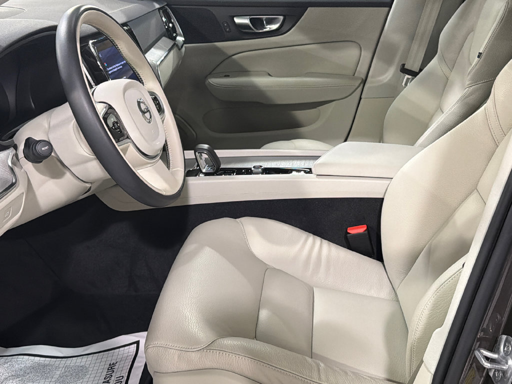 Certified 2025 Volvo V60 B5 Cross Country Plus AWD/4WD image 10