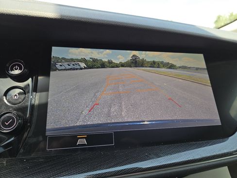 Used 2021 Buick Envision Essence FWD image 9