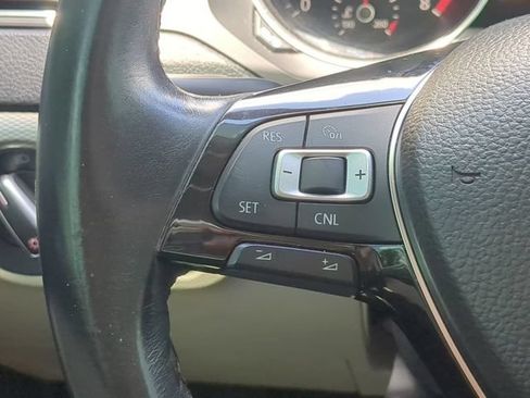 Used 2017 Volkswagen Jetta SE FWD image 27