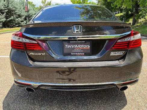 Used 2016 Honda Accord Sport image 42