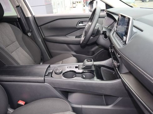 Certified 2025 Nissan Rogue SV AWD/4WD image 25