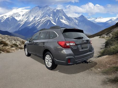 Used 2018 Subaru Outback 2.5i image 3