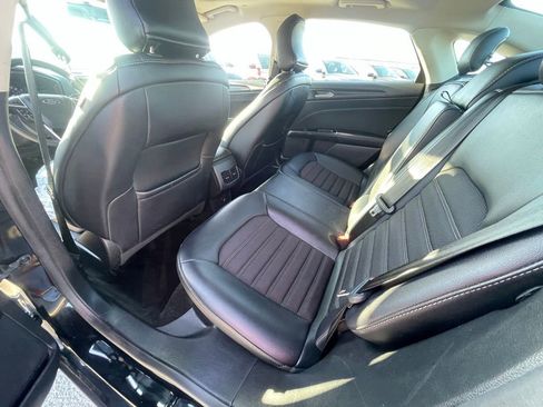 Used 2018 Ford Fusion SE w/ Equipment Group 601A image 12