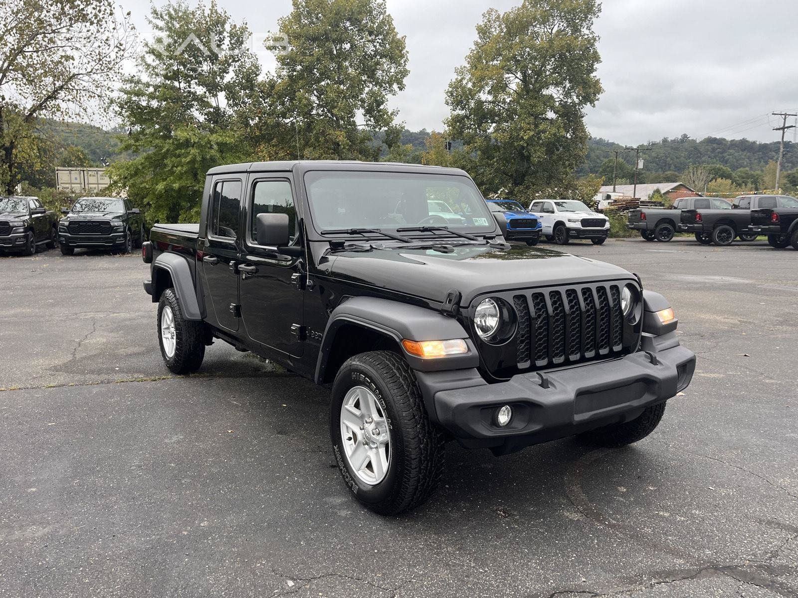 Used 2020 Jeep Gladiator Sport w/ Quick Order Package 24S AWD/4WD image 2