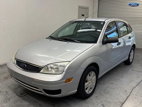 Used 2007 Ford Focus S FWD image 3