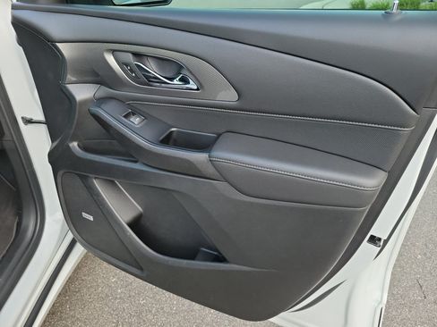 Used 2023 Chevrolet Traverse Premier FWD image 35