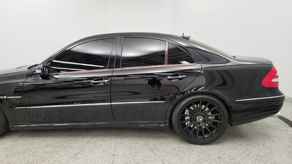 Used 2005 Mercedes-Benz E 55 AMG Sedan image 12