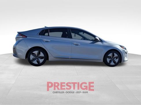 Used 2022 Hyundai Ioniq SEL image 5