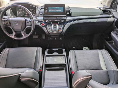 Used 2025 Honda Odyssey Elite image 9