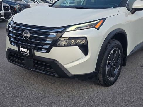 Used 2024 Nissan Rogue SV w/ SV Premium Package FWD image 11