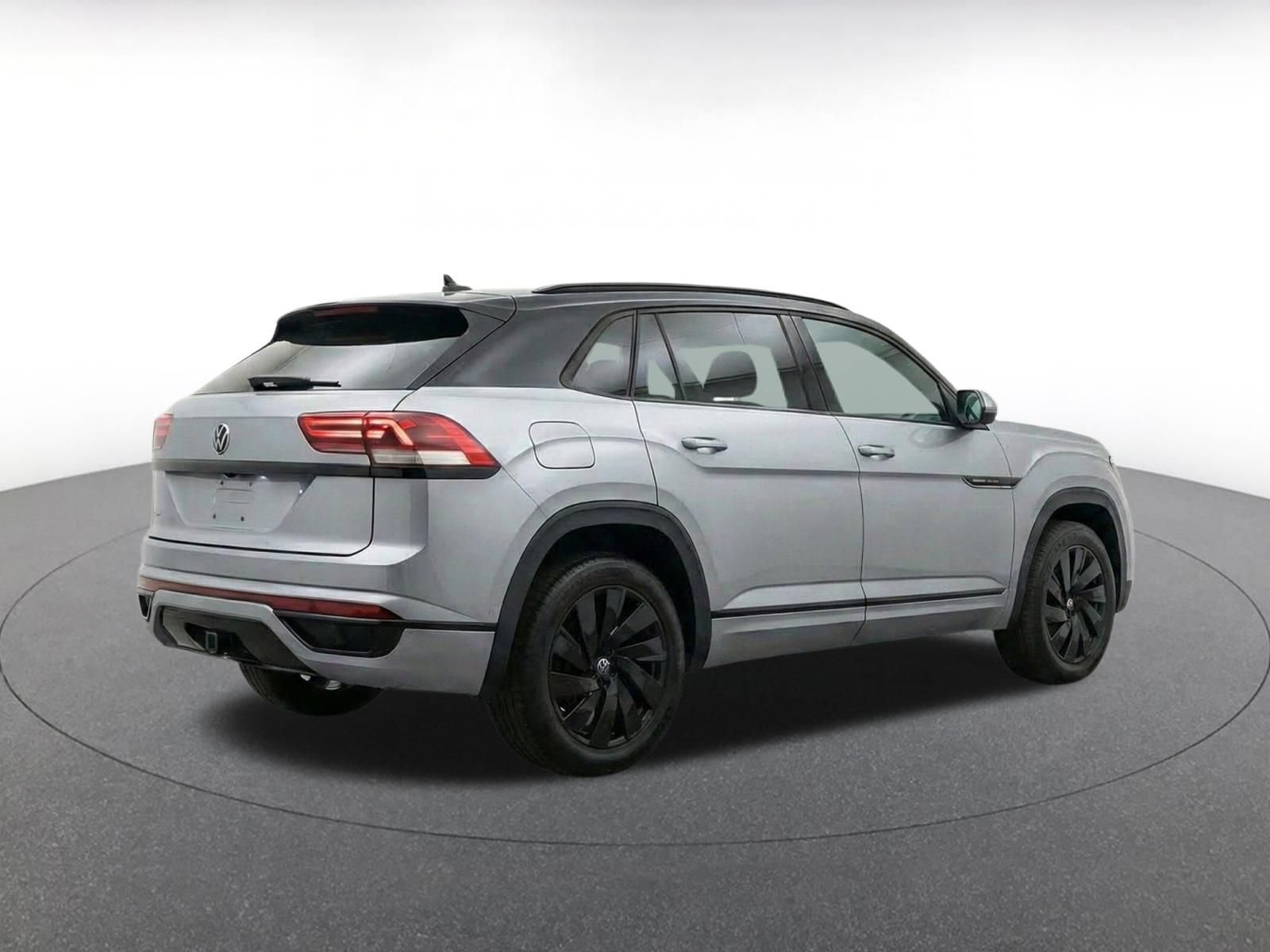 Used 2026 Volkswagen Atlas Cross Sport SE FWD image 8