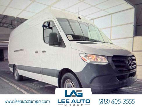 Used 2021 Mercedes-Benz Sprinter 2500 w/ Driver Convenience Package image 4