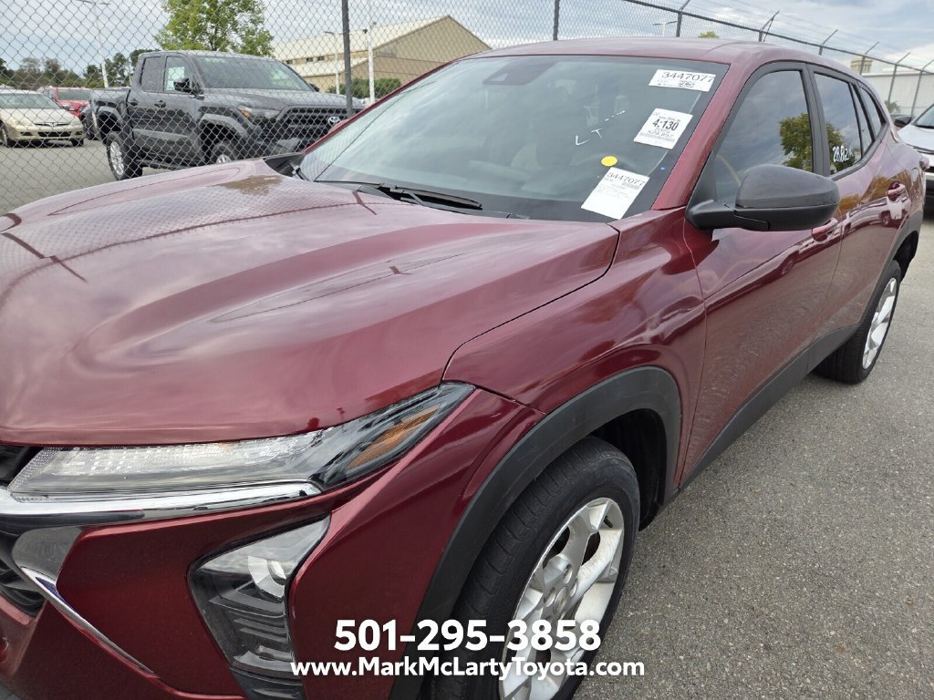 Used 2025 Chevrolet Trax LS w/ LS Convenience Package FWD image 9