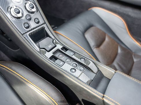 Used 2013 McLaren MP4-12C Spider RWD image 33