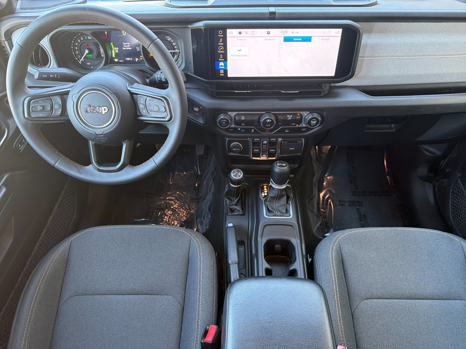 Used 2024 Jeep Wrangler Unlimited AWD/4WD image 15