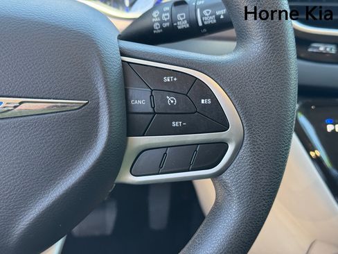 Used 2018 Chrysler Pacifica LX w/ Tire & Wheel Group image 20