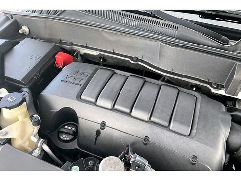 Used 2017 Chevrolet Traverse LT image 31