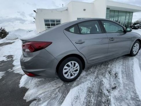 Used 2020 Hyundai Elantra SE w/ Cargo Package (C1) image 9