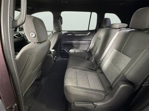 Used 2025 GMC Acadia Elevation image 26