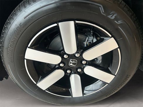 New 2025 Honda Prologue Touring image 14