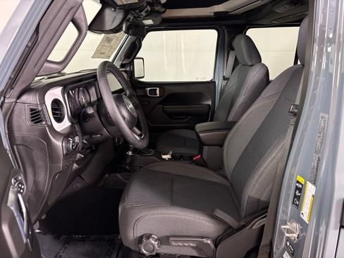 New 2026 Jeep Gladiator Sport AWD/4WD image 15