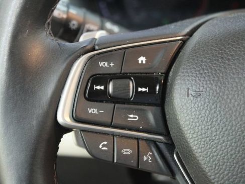 Used 2018 Honda Accord Touring image 15