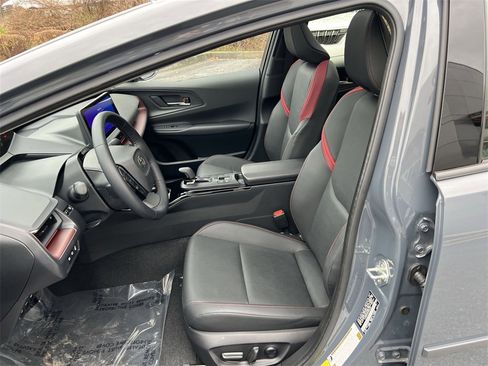 Used 2024 Toyota Prius Prime Premium image 13