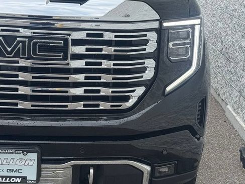 Used 2024 GMC Sierra 1500 Denali w/ Denali Reserve Package AWD/4WD image 9