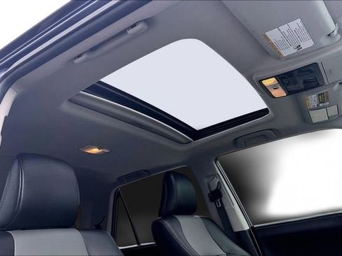 Used 2017 Toyota 4Runner SR5 Premium image 26