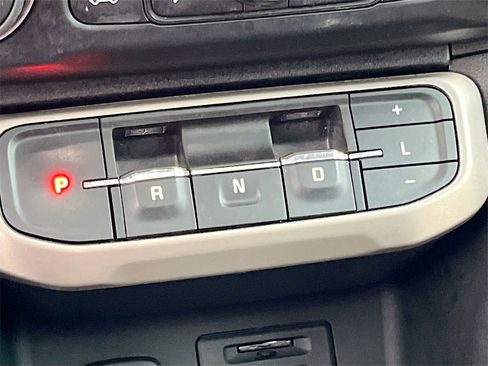 Used 2020 GMC Acadia Denali w/ GMC Pro Grade Package image 17