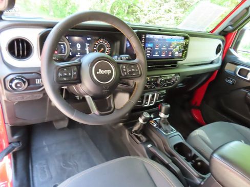 Certified 2024 Jeep Wrangler Sport AWD/4WD image 4