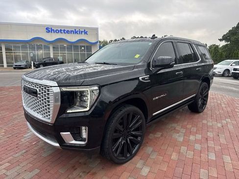 Used 2021 GMC Yukon Denali w/ Denali Premium Package AWD/4WD image 4