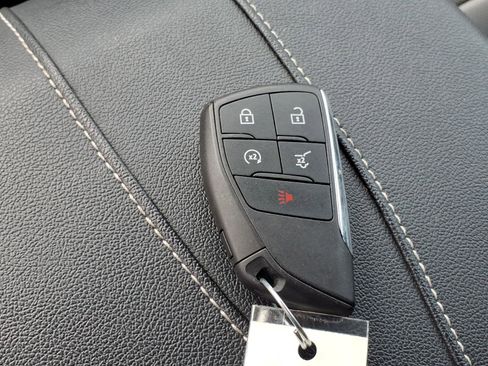 Used 2025 Chevrolet Traverse LT AWD/4WD image 20