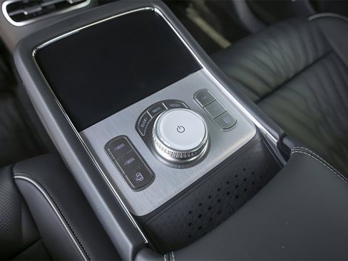 Used 2025 Genesis G90 3.5T image 28