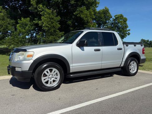 Used 2010 Ford Explorer Sport Trac XLT RWD image 5