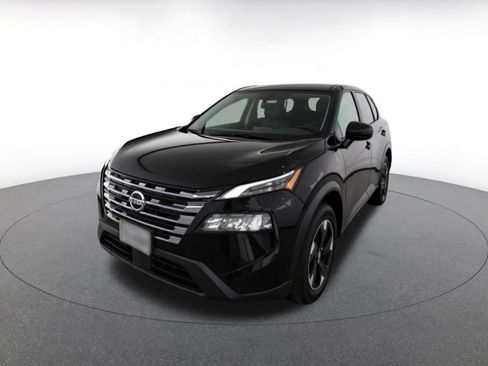 Used 2025 Nissan Rogue SV AWD/4WD image 3