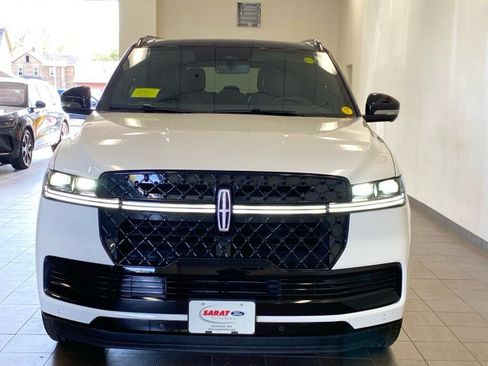 New 2026 Lincoln Navigator Black Label AWD/4WD image 4